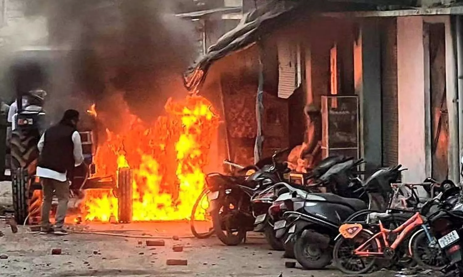 Haldwani Violence:   హల్ద్వానీలో హింస.. 300 ముస్లిం కుటుంబాలు పరార్